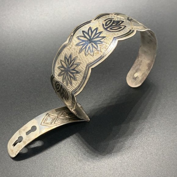 Artisan Jewelry - Vintage Sterling Silver Niello Hinge Cuff Bangle Boho Bracelet Flower Inlay